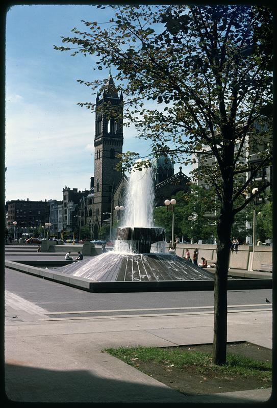 Summer Copley Sq. fountain