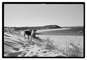Nito Carolyn & Pablo sand dunes