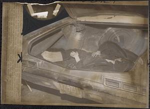 Corpse found in car