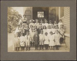 Class portrait of Miss Hutchinson's first grade class at the High Street School, 1914