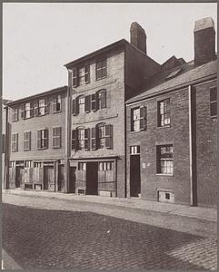 Boston, Massachusetts. Stoddart House (in centre), Prince Street where Major Pitcairn died