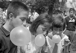 Bubble gum contest, Common Park, New Bedford