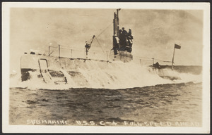 Submarine U.S.S. C-4 full speed ahead
