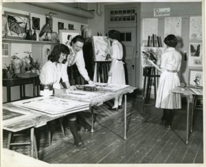 Abbot Academy students in art studio with Lee Erickson and Mrs. Harford Powel