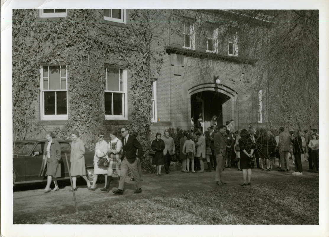 Abbot Academy parents and students; Miss Goodwin and Miss Judd (far left)