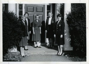 Abbot Academy Senior Class Officers, Class of 1962: Peggy Henry, Treasurer; Darcy Wheeler, Secretary, Miss Goodwin, Advisor; Hilary Field, President; Molly Noyes, Vice President