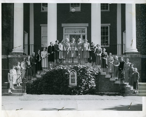 Abbot Academy new alumnae relatives: Barbara Bradley, Ellen Edmonds, Sally Graf, Mary Ann Holden, Jane Kent, Anne Woolverton, Susan McGuire, Gail Titcomb, Nancy Ruhlin, Jean Reynolds, Frances Young, Carolyn Gaines, Margaret Oliver, Leslia Pelton, Deborah Holbrook, Marjorie Moore, Elizabeth Baldwin, Elizabeth Sommer, Marlena Comas, Mary Earhart, Carol Straton, Anne Gramkow, Elizabeth Beal, Bridget Hayes