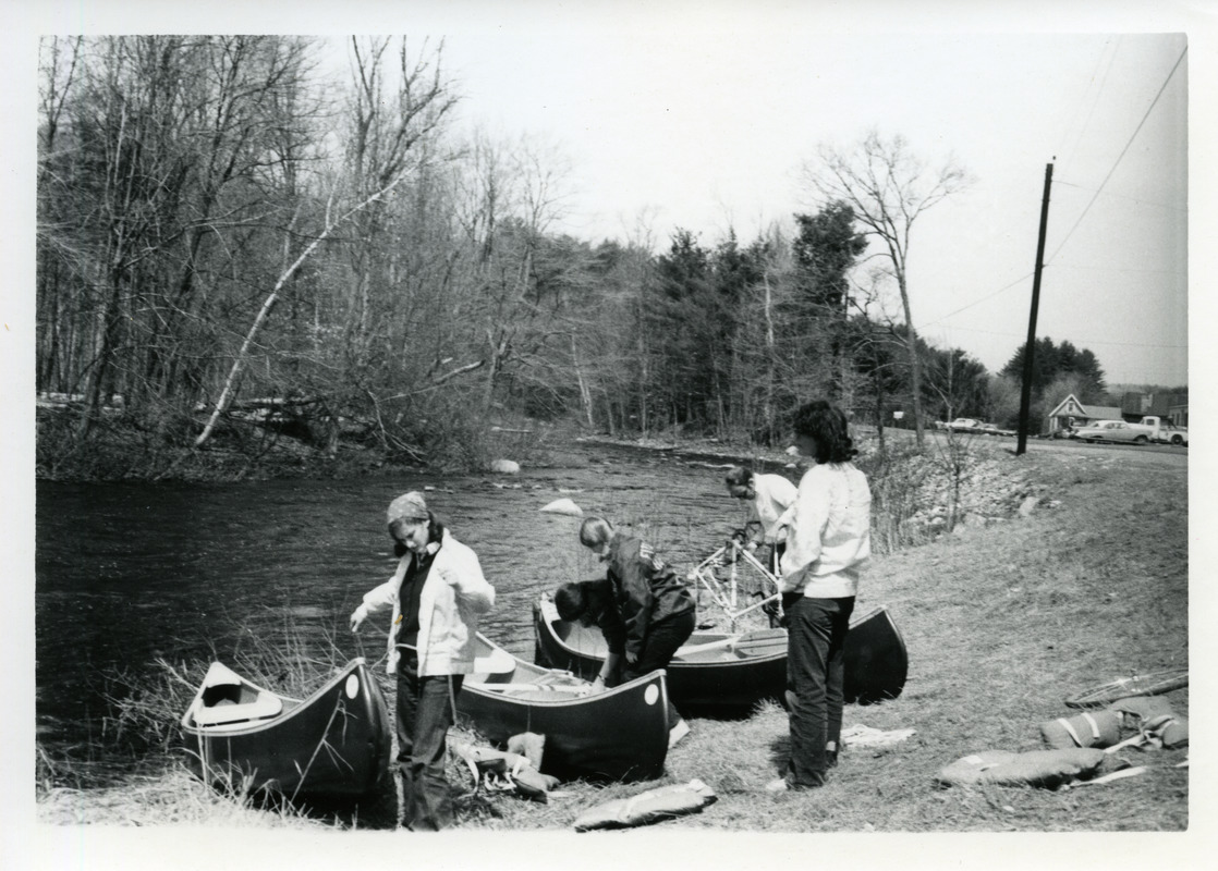 Abbot Academy students canoeing including Anne Weisman '73, Sarah Smith-Petersen '73, Liz Robert '73
