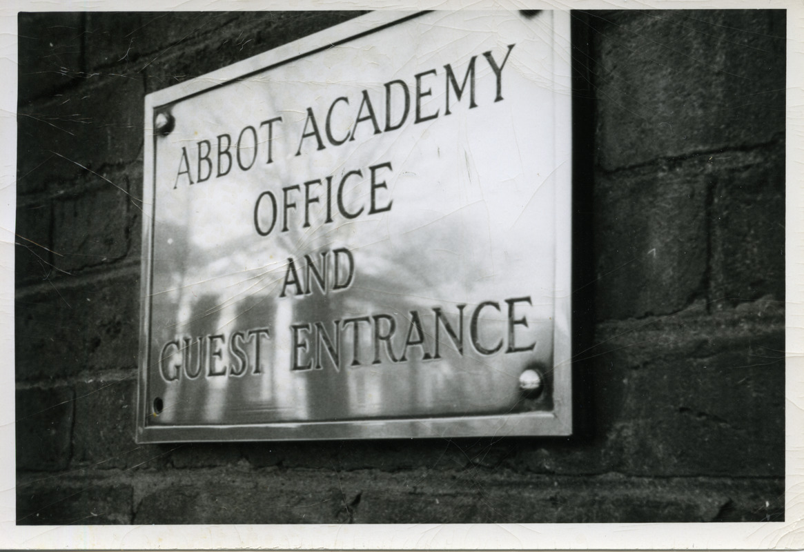 Abbot Academy Office and Guest Entrance