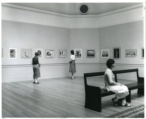 Abbot Academy students in art gallery