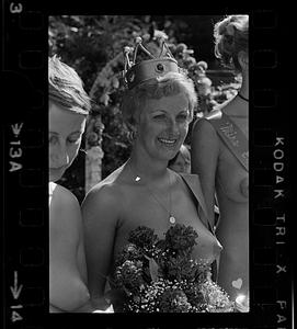 Nudist beauty contest winner, Assonet