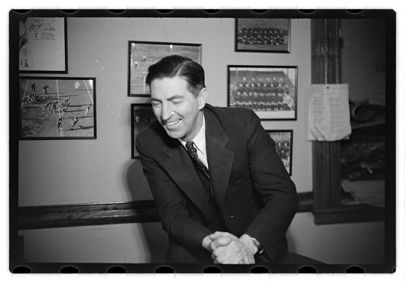 Casey, Eddie, coach, pro football