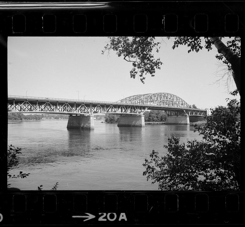 Merrimack River bridges