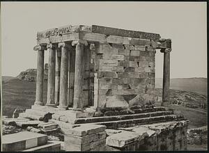 Temple de la Victoire Aptère prise de Propylées