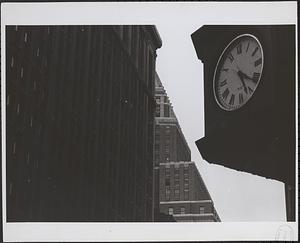 Clock on the old First Nat'l Bank bldg.