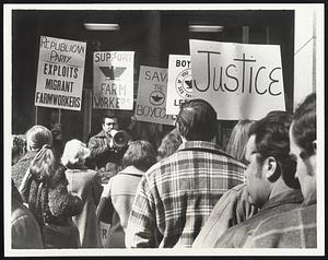 United Farm workers demonstrating on Tremont st. Mocos Munoz