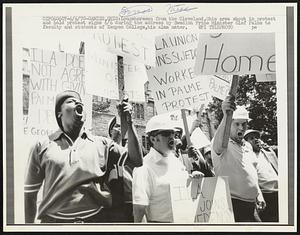 Gamier, Ohio: Longshoremen from the Cleveland, Ohio area shout in protest and hold protest signs 6/6 during the address by Swedish Prime Minister Olof Palme to faculty and students of Kenyon College, his alma mater. Demos. Misc.