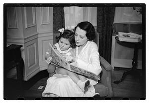 Bebe Daniels and family
