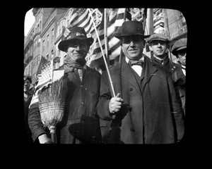 Fore River workmen parade to Boston