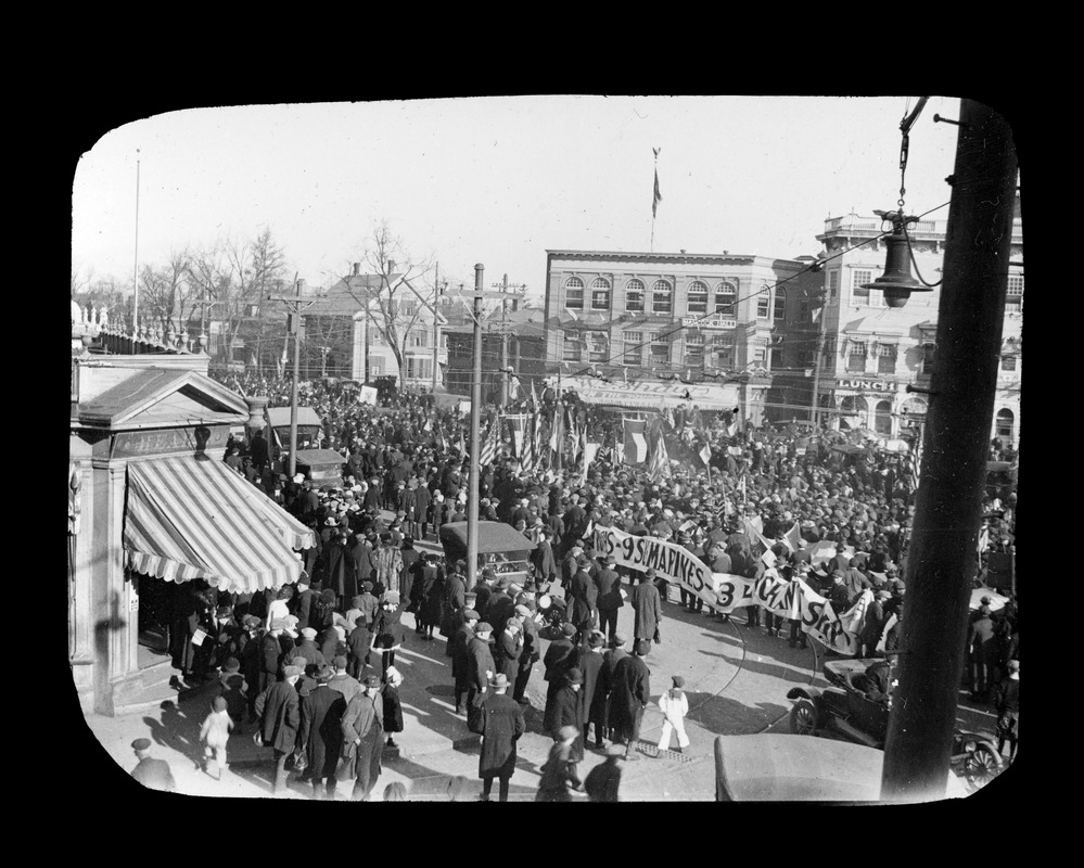 Fore River workmen parade to Boston