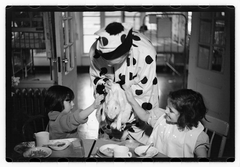 Harry W. Syer magician at Children's Hospital