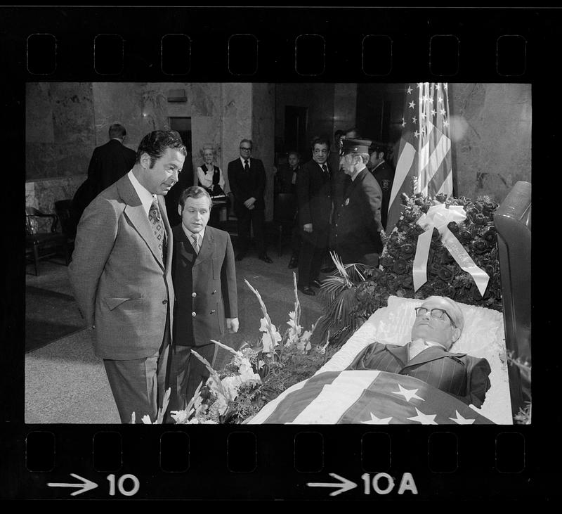 Statesman lies in state at State House as Edward Brooke pays respects ...