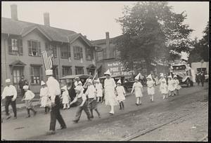 Parade, 1924