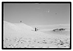 Nito Carolyn & Pablo sand dunes