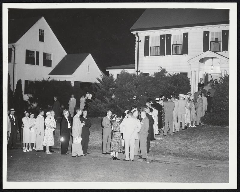 Line of Last Tribute – Dignitaries and old friends yesterday thronged in a constant line to pay respects to the late Maurice J. Tobin at the family home on Hopkins Rd., Jamaica Plain.