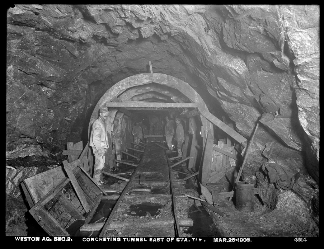 Weston Aqueduct, Section 2, concreting tunnel, east of station 71 ...