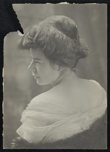 Mrs. Malcolm E. Nichols (Edith M. Williams). Dead.