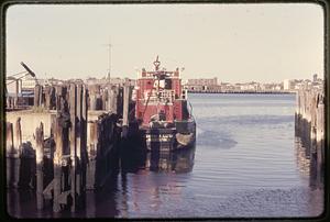 Boston Fire Department fireboat Boston Commercial Street