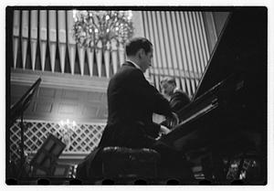 Sanroma Jesus at Boston Pops performance close ups from under the piano