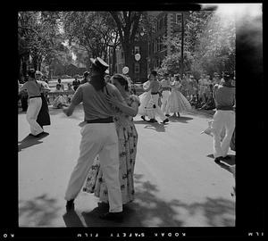 Couple dancing, Chestnut Street Day