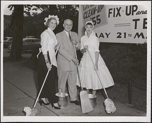 Everyone helps, The Greater Boston Chamber of Commerce Clean Up Campaign