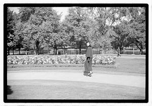 Models posing, Boston Common