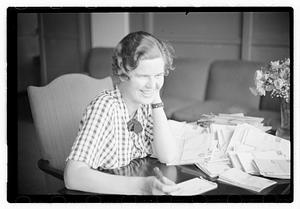 Miss Muriel Stafford hand writing anal[yst]