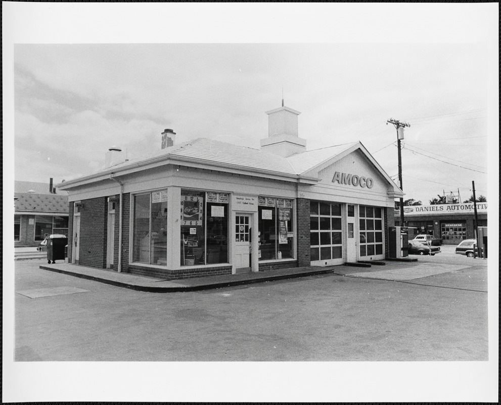 Humphrey's Amoco gas station Digital Commonwealth