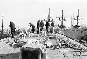 Rigging a destroyer 2, Philadelphia Naval Shipyard