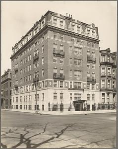 Boston, apartment houses at 65 Commonwealth Avenue