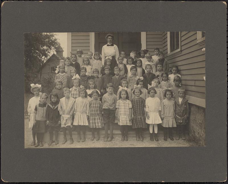 Portrait of first grade class, Miss Morgan is teacher