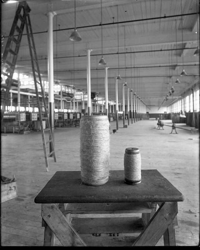 Bobbins - Comparative sizes of roving and spinning