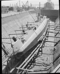 U.S. sub in Navy Yard dry dock