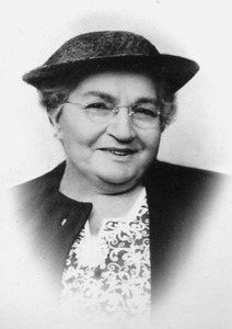 Annie Pearlstein (1872-1961)