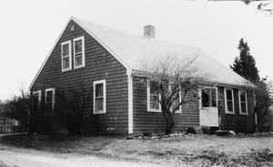 The Cammetts lived in this full Cape Cod house built by Asa Hinckley about 1811