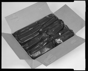 Food lab, meal ready to eat, ind., with box covers open