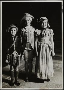 George and Martha Washington in miniature