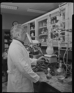 Personnel, lab shot, chemistry reaction, William Mentouri