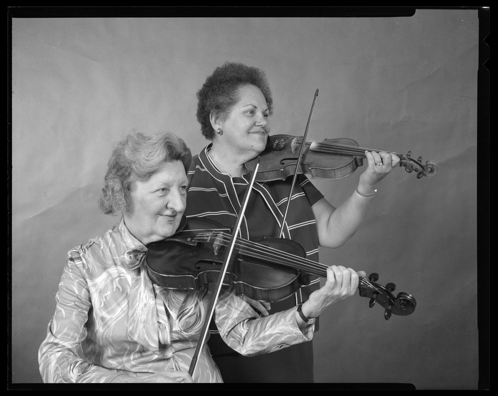 Marie Capotosto + Rita Murphy playing violins, PAO