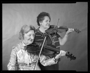 Marie Capotosto + Rita Murphy playing violins, PAO